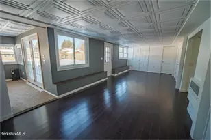 582 E New Lenox Rd, Pittsfield, MA 01201 - Photo 17