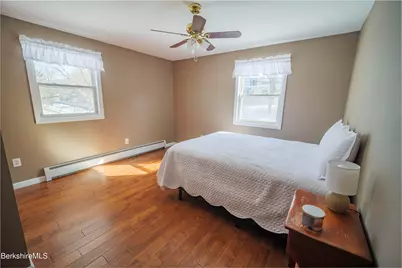 582 East New Lenox Rd, Pittsfield, MA 01201 - Photo 15