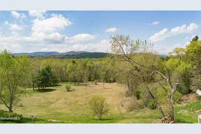 582 East New Lenox Rd, Pittsfield, MA 01201 - Photo 21
