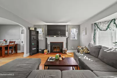 121 Elberon Ave, Pittsfield, MA 01201 - Photo 5