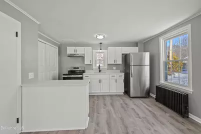 131 Center St, Lee, MA 01238 - Photo 15