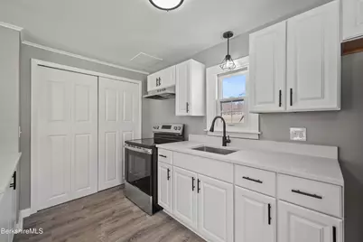 131 Center St, Lee, MA 01238 - Photo 17