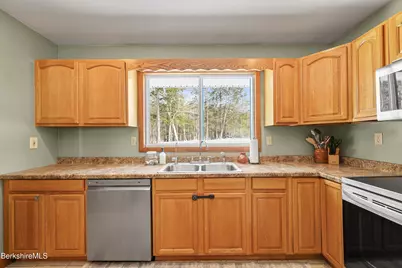 1020 Sandmill Rd, Cheshire, MA 01225 - Photo 15