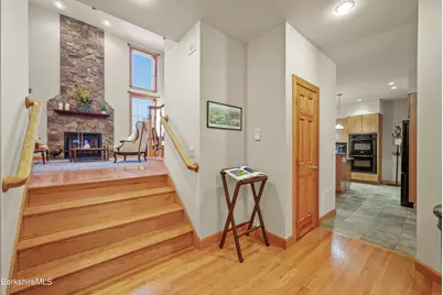 127 Pinecrest Dr, Dalton, MA 01226 - Photo 9
