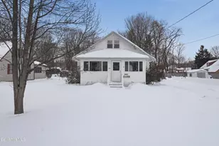 60 Franklin St, Dalton, MA 01226 - Photo 1