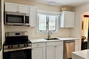 19 Preston Ave, Pittsfield, MA 01201 - Photo 3