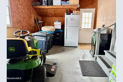 19 Preston Ave, Pittsfield, MA 01201 - Photo 23