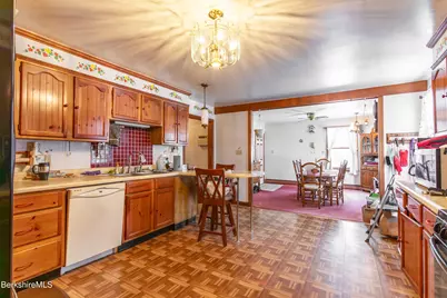 68 Lakeway Dr, Pittsfield, MA 01201 - Photo 13