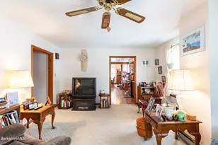 68 Lakeway Dr, Pittsfield, MA 01201 - Photo 9