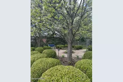 33 Maplewood Ave #103, Pittsfield, MA 01201 - Photo 9