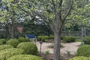 33 Maplewood Ave, Pittsfield, MA 01201 - Photo 9