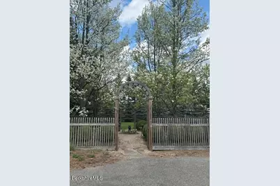 33 Maplewood Ave #103, Pittsfield, MA 01201 - Photo 31