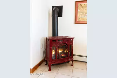 35 Chapman Rd, Pittsfield, MA 01201 - Photo 9