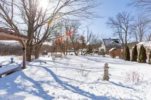 35 Chapman Rd, Pittsfield, MA 01201 - Photo 33