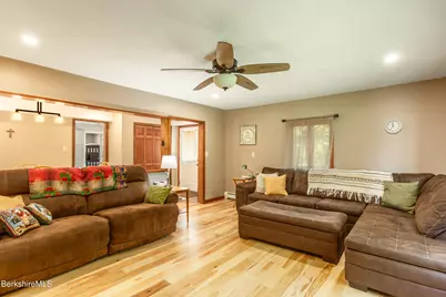 561 Pecks Rd, Pittsfield, MA 01201 - Photo 13