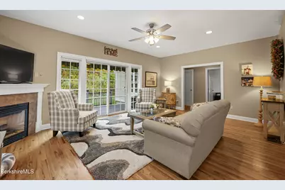 14 Sunrise Cir, Pittsfield, MA 01201 - Photo 9