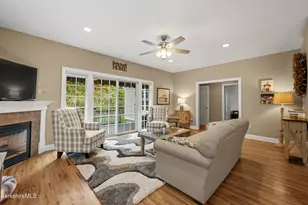 14 Sunrise Cir, Pittsfield, MA 01201 - Photo 9