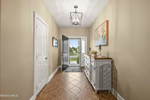 14 Sunrise Cir, Pittsfield, MA 01201 - Photo 5