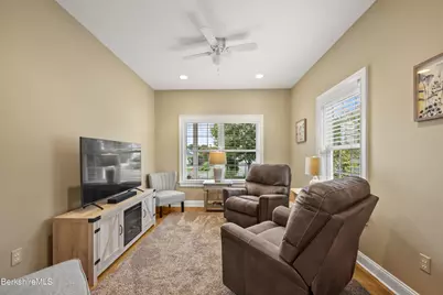 14 Sunrise Cir, Pittsfield, MA 01201 - Photo 13