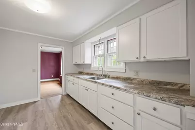 32 Jason St, Pittsfield, MA 01201 - Photo 9