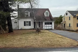 32 Jason St, Pittsfield, MA 01201 - Photo 1