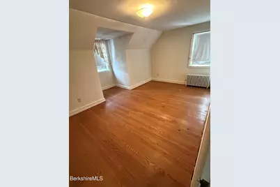 32 Jason St, Pittsfield, MA 01201 - Photo 9