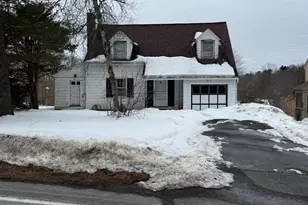 32 Jason St, Pittsfield, MA 01201 - Photo 1