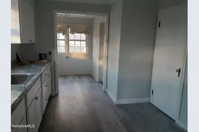 32 Jason St, Pittsfield, MA 01201 - Photo 3