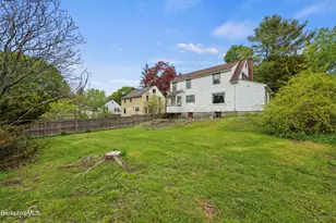 32 Jason St, Pittsfield, MA 01201 - Photo 13