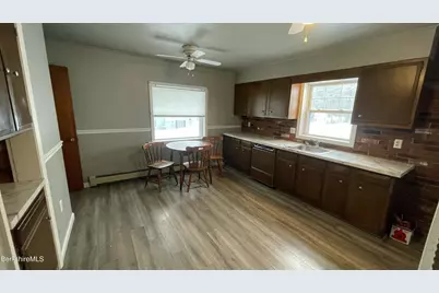 20 Prospect St, Dalton, MA 01226 - Photo 5