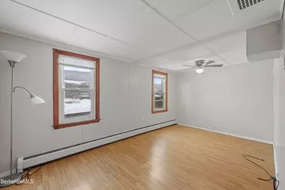 176 Summer St, Adams, MA 01220 - Photo 15