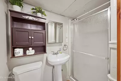 176 Summer St, Adams, MA 01220 - Photo 13