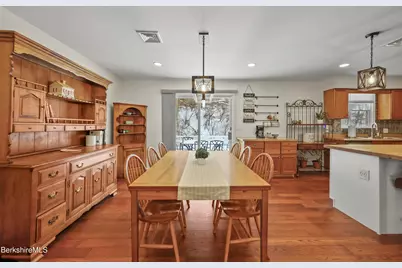 83 Alfred Dr, Pittsfield, MA 01201 - Photo 17