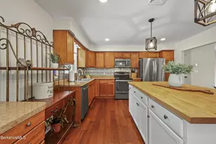 83 Alfred Dr, Pittsfield, MA 01201 - Photo 9