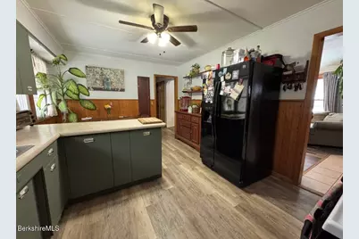 8 Frederick Ln, Adams, MA 01220 - Photo 5