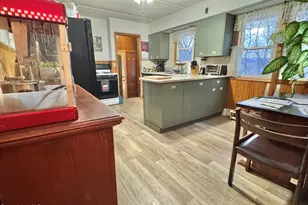 8 Frederick Ln, Adams, MA 01220 - Photo 11