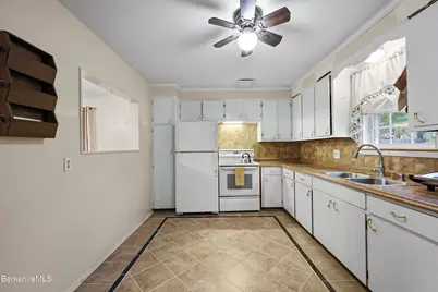 41 Jayne Ave, Pittsfield, MA 01201 - Photo 9