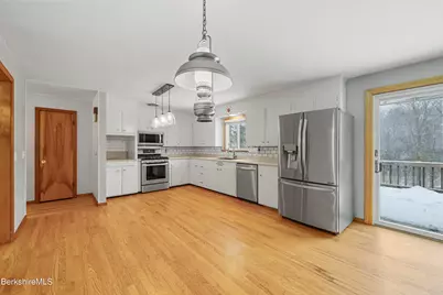 195 Churchill St, Pittsfield, MA 01201 - Photo 9