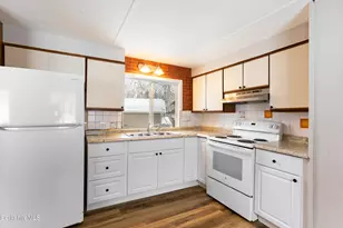 2 Lakewood Cir, Pittsfield, MA 01201 - Photo 5