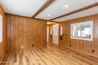 2 Lakewood Cir, Pittsfield, MA 01201 - Photo 9