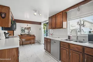 9 Lincoln St, Pittsfield, MA 01201 - Photo 11