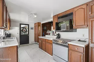 9 Lincoln St, Pittsfield, MA 01201 - Photo 7