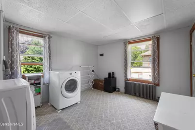 47 Onota St, Pittsfield, MA 01201 - Photo 37