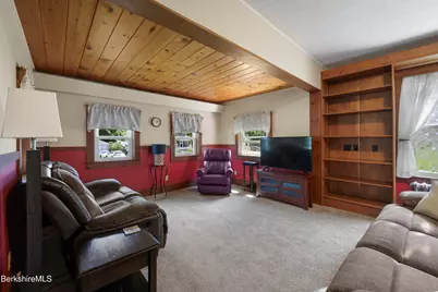 47 Onota St, Pittsfield, MA 01201 - Photo 11