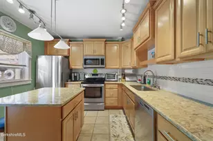 47 Onota St, Pittsfield, MA 01201 - Photo 19