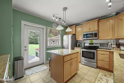 47 Onota St, Pittsfield, MA 01201 - Photo 15