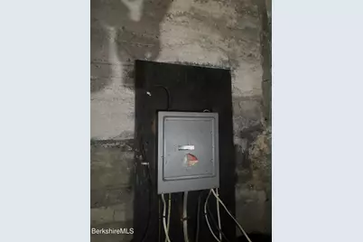 728 W Housatonic St, Pittsfield, MA 01201 - Photo 3