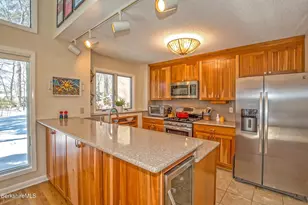 17 Fieldstone Dr, Pittsfield, MA 01201 - Photo 11