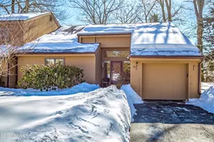 17 Fieldstone Dr, Pittsfield, MA 01201 - Photo 3