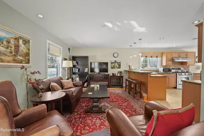 106 Nancy Ave, Pittsfield, MA 01201 - Photo 7